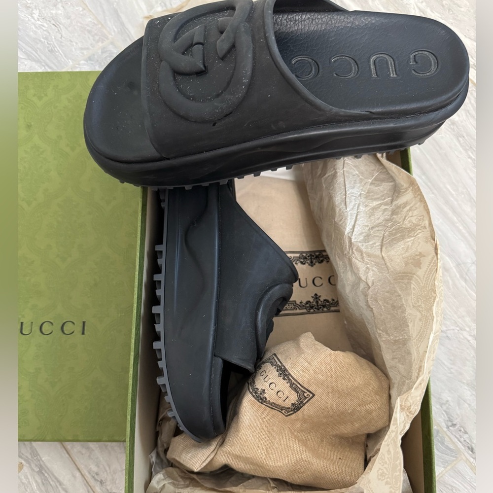 Gucci 39G 9 US Black Interlocking G Rubber Slide Sandals Platform GG logo